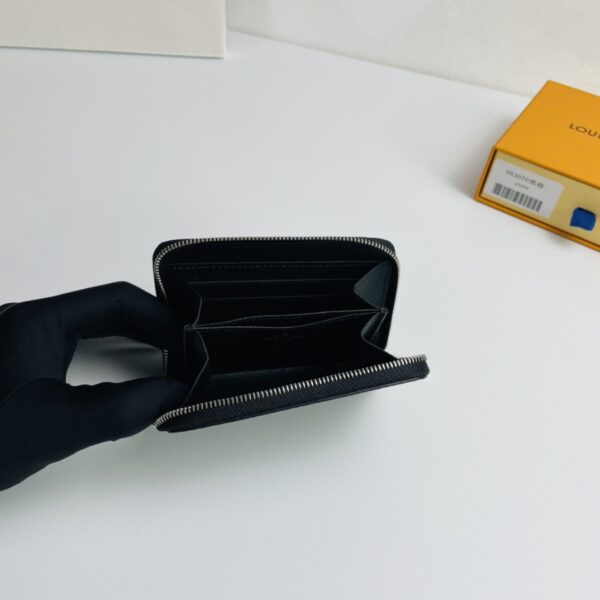 Louis Vuitton Zipped Coin Purse - Black - Image 3