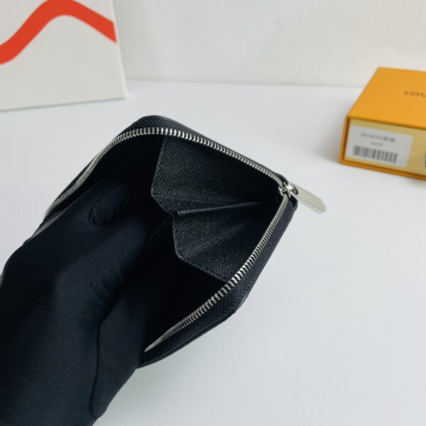 Louis Vuitton Zipped Coin Purse - Black - Image 2