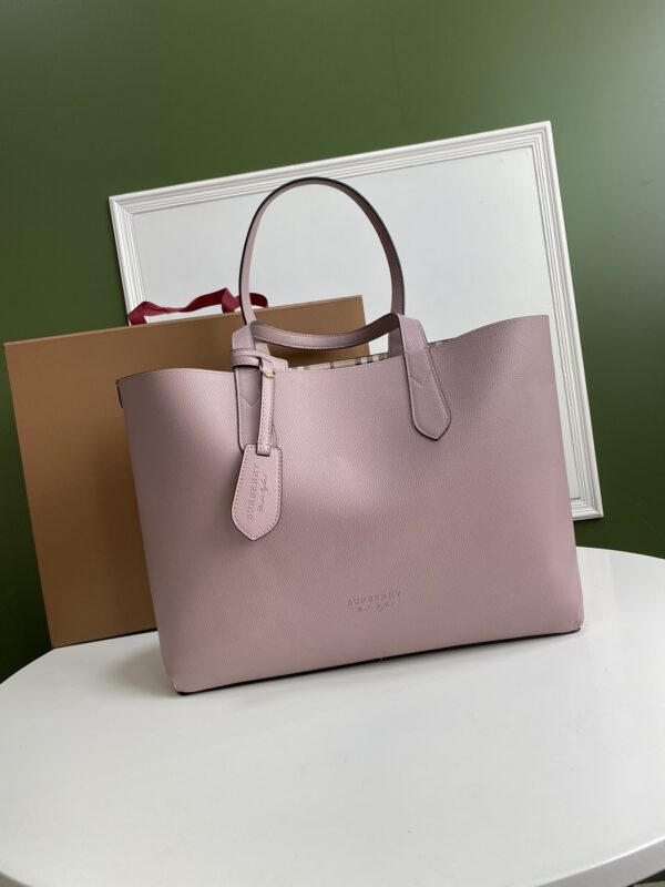 Burberry Ample Double-Sided Shopping Bag - Pink - Image 2