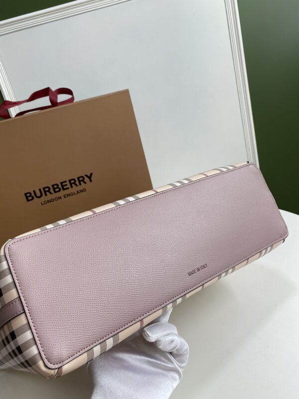 Burberry Ample Double-Sided Shopping Bag - Pink - Image 4