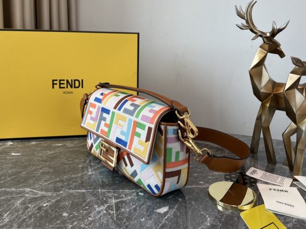 Fendi Baguette Handbag - Multi Lining - Image 4