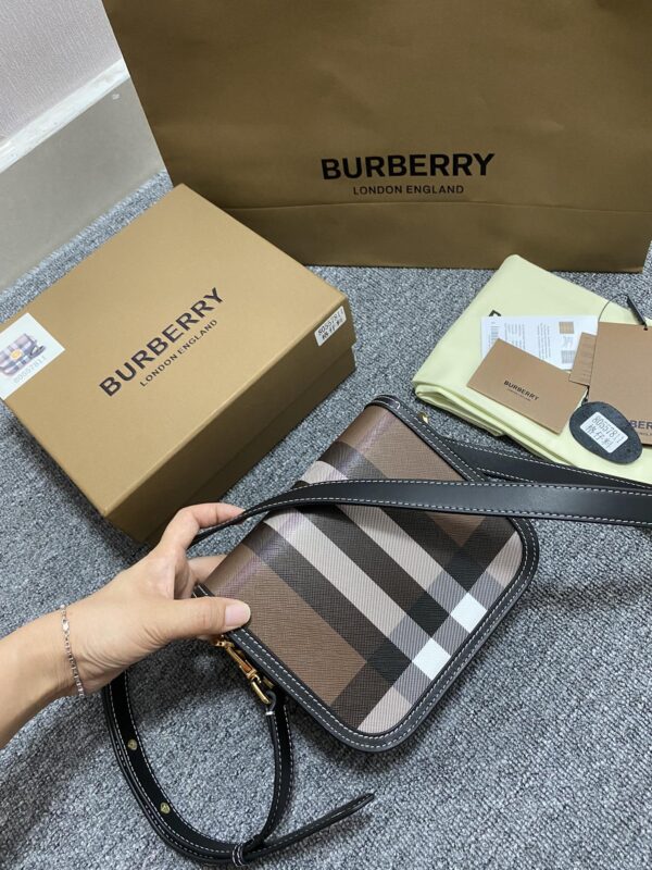 Burberry 'ELIZABETH' Small Crossbody Bag - Brown - Image 5