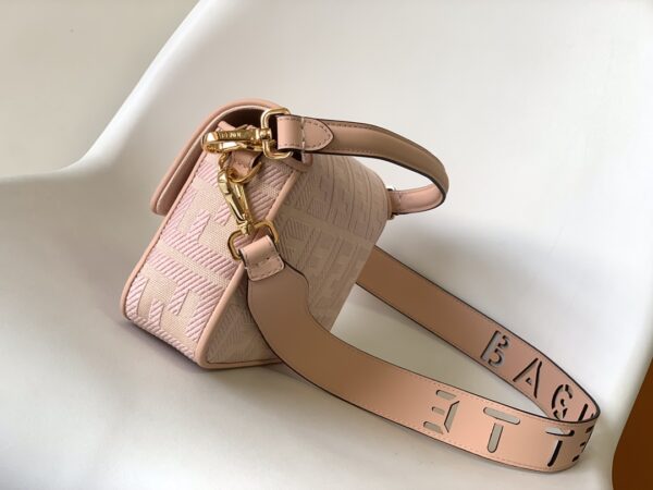 Fendi Baguette Classic Medium Handbag - Pink - Image 4