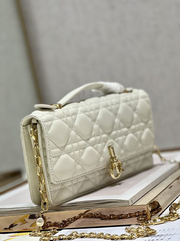 Dior Pearl Clutch - Patent Leather White - Image 4