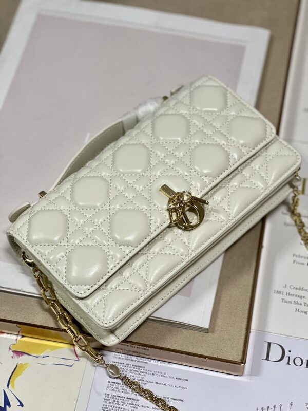 Dior Pearl Clutch - Patent Leather White - Image 2