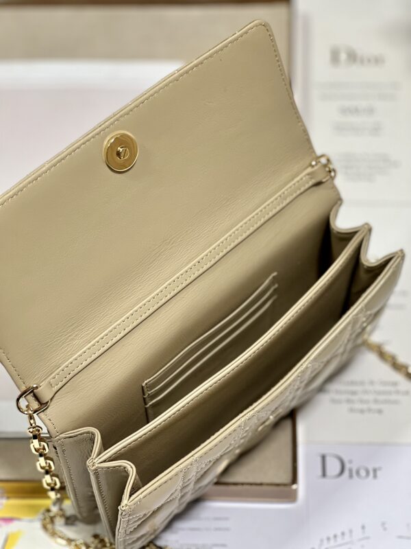 Dior Pearl Clutch - Patent Leather Apricot - Image 3