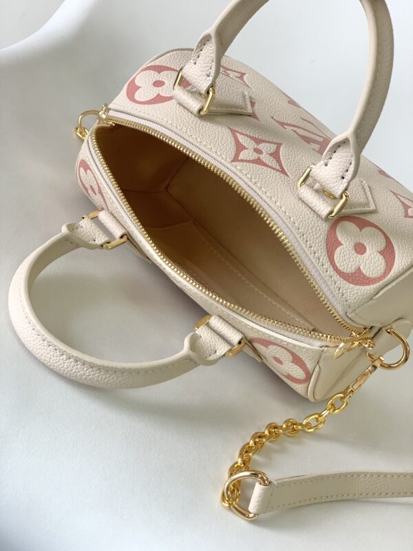 Louis Vuitton Speedy Bandoulière 20 Handbag - Off White - Image 2