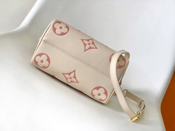 Louis Vuitton Speedy Bandoulière 20 Handbag - Off White - Image 4