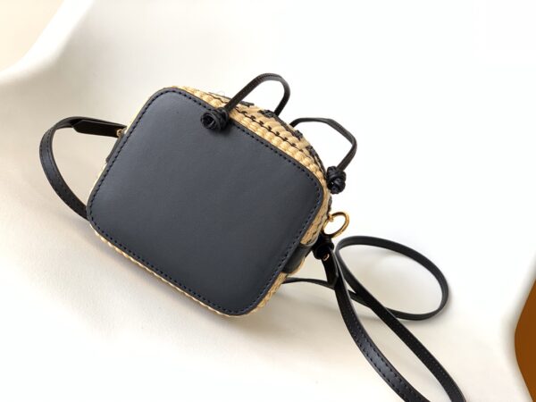 Fendi Mon Tresor Mini Straw Bucket Bag - Image 2