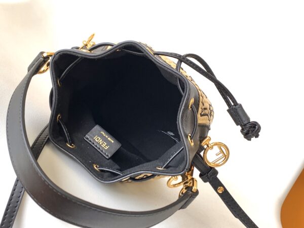 Fendi Mon Tresor Mini Straw Bucket Bag - Image 3