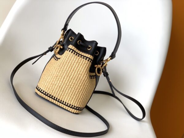 Fendi Mon Tresor Mini Straw Bucket Bag - Image 5