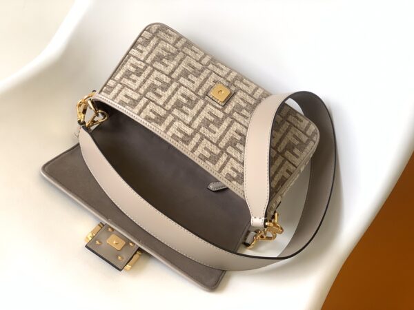 Fendi Baguette Handbag - Cream - Image 2