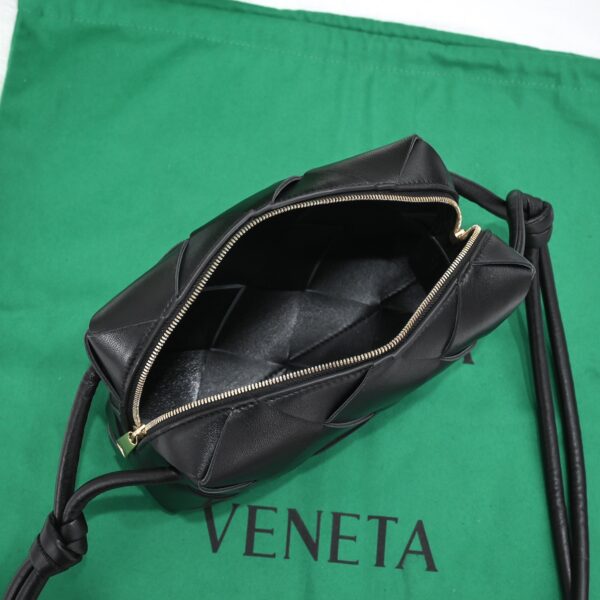 Bottega Veneta Cassette Camera Bag - Black - Image 2