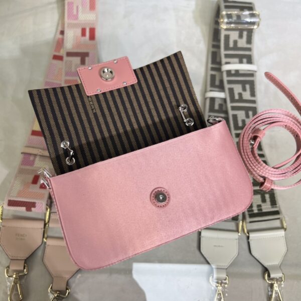 Fendi Baguette Smartphone Bag - Light Pink - Image 3