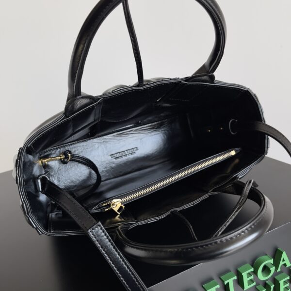 Bottega Veneta Cute Pleated Mini Tote Bag - Black - Image 2