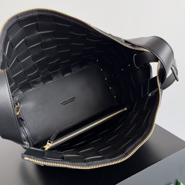 Bottega Veneta Bowling Cassette Bag - Black - Image 2