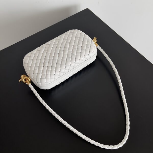 Bottega Veneta Knot Clutch Bag - White - Image 3