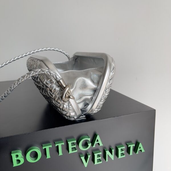 Bottega Veneta Knot Clutch Bag - Silver - Image 3