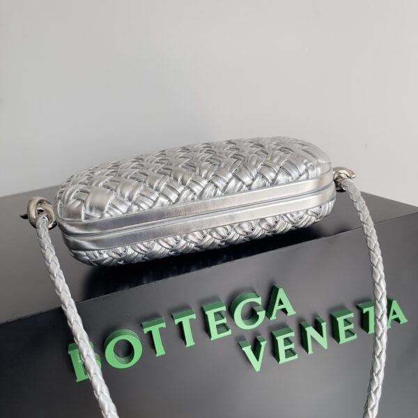 Bottega Veneta Knot Clutch Bag - Silver - Image 4