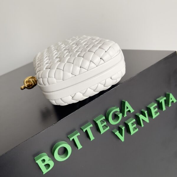 Bottega Veneta Knot Classic Dinner Clutch - White - Image 4