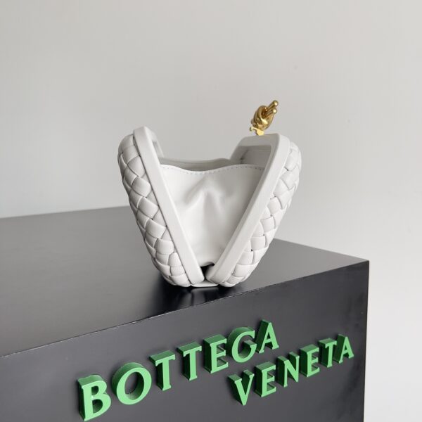 Bottega Veneta Knot Classic Dinner Clutch - White - Image 2