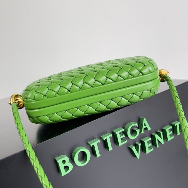 Bottega Veneta Knot Clutch Bag - Green - Image 5