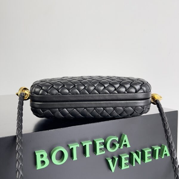 Bottega Veneta Knot Clutch Bag - Black - Image 5