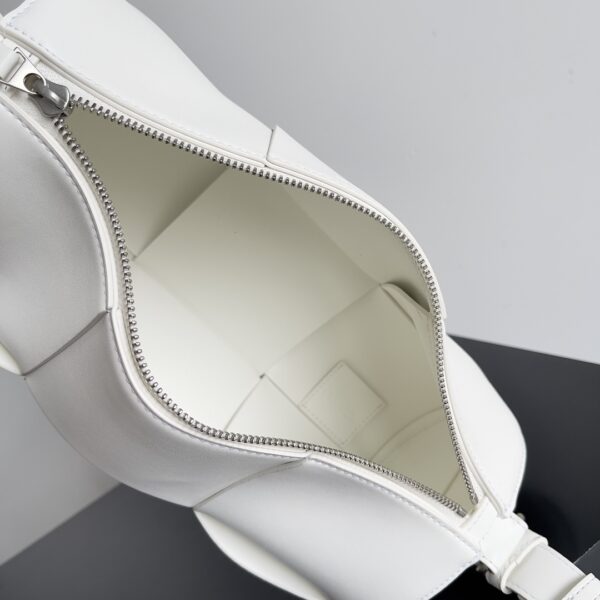 Bottega Veneta Arco Barrel Bag - White - Image 2