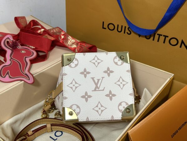 Louis Vuitton  Mini Bucket Bag - White Flower - Image 3