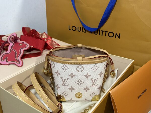 Louis Vuitton  Mini Bucket Bag - White Flower - Image 4