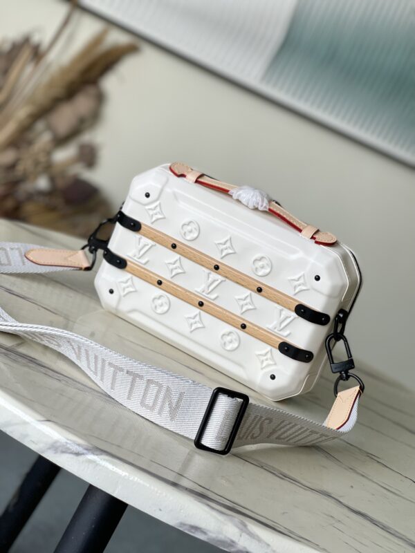 Louis Vuitton  Future Trunk handbag - White - Image 4